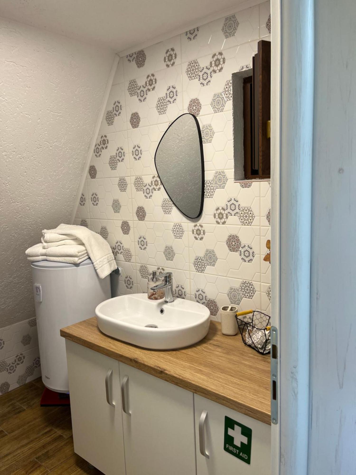 Casutele De Sub Padure Hotell Avrig Exteriör bild
